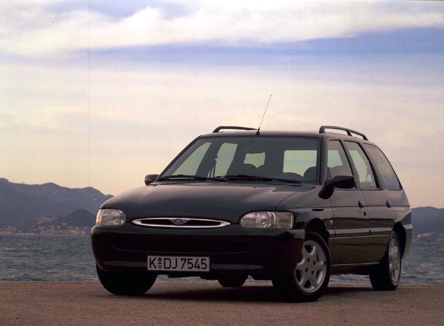  Ford Escort 1995 года  (фото 25 из 43)